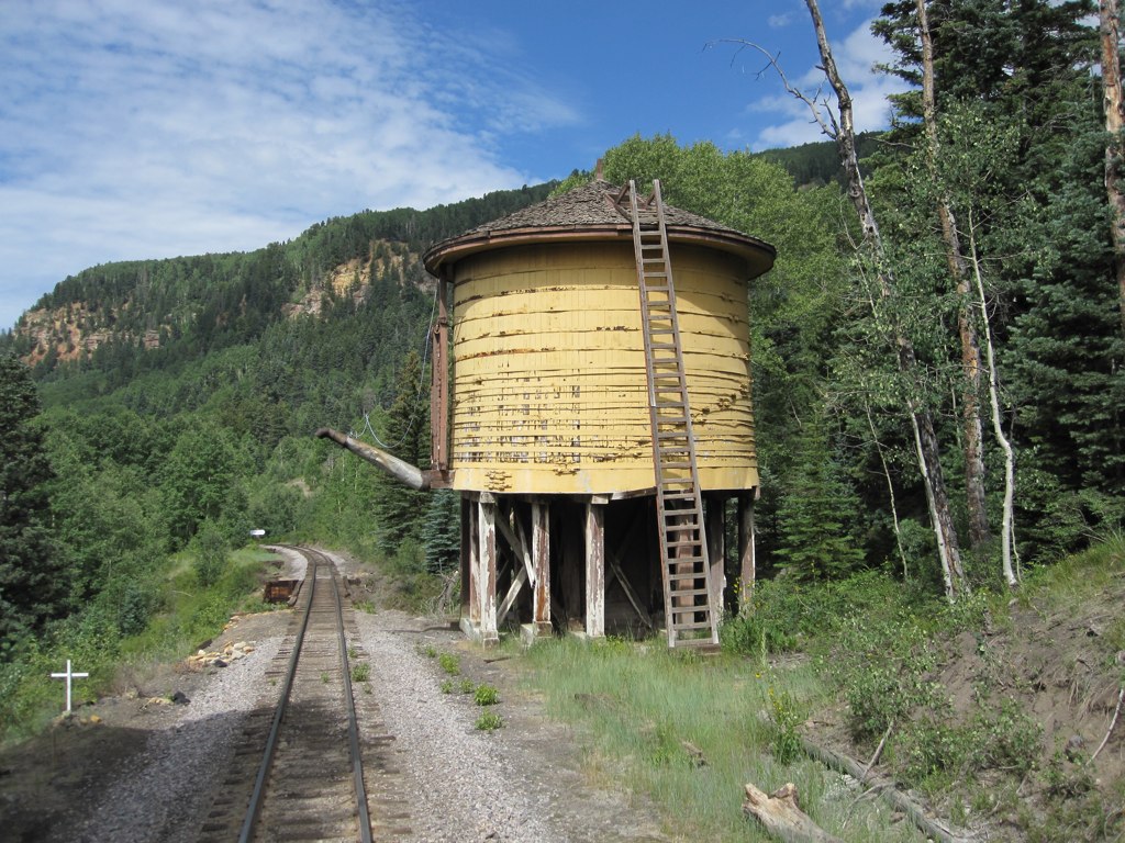 tank along trax.jpg
