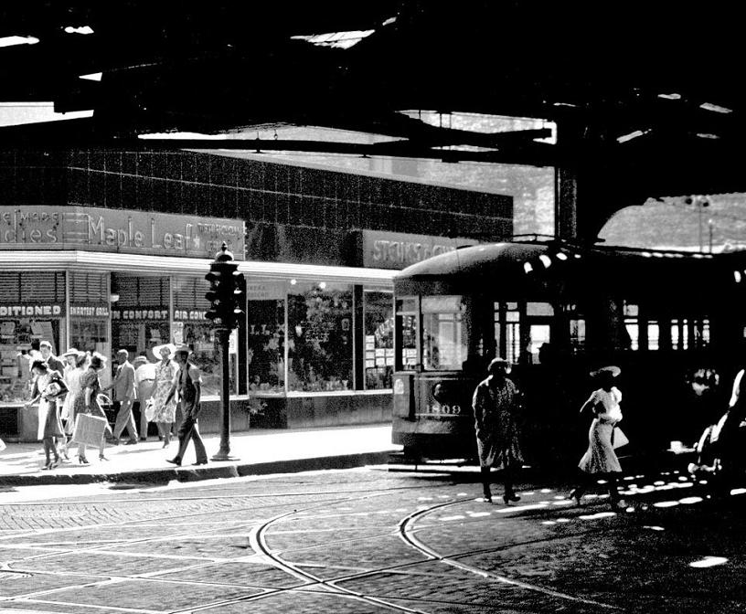 W. Van Buren under CTA EL-1940's.jpg